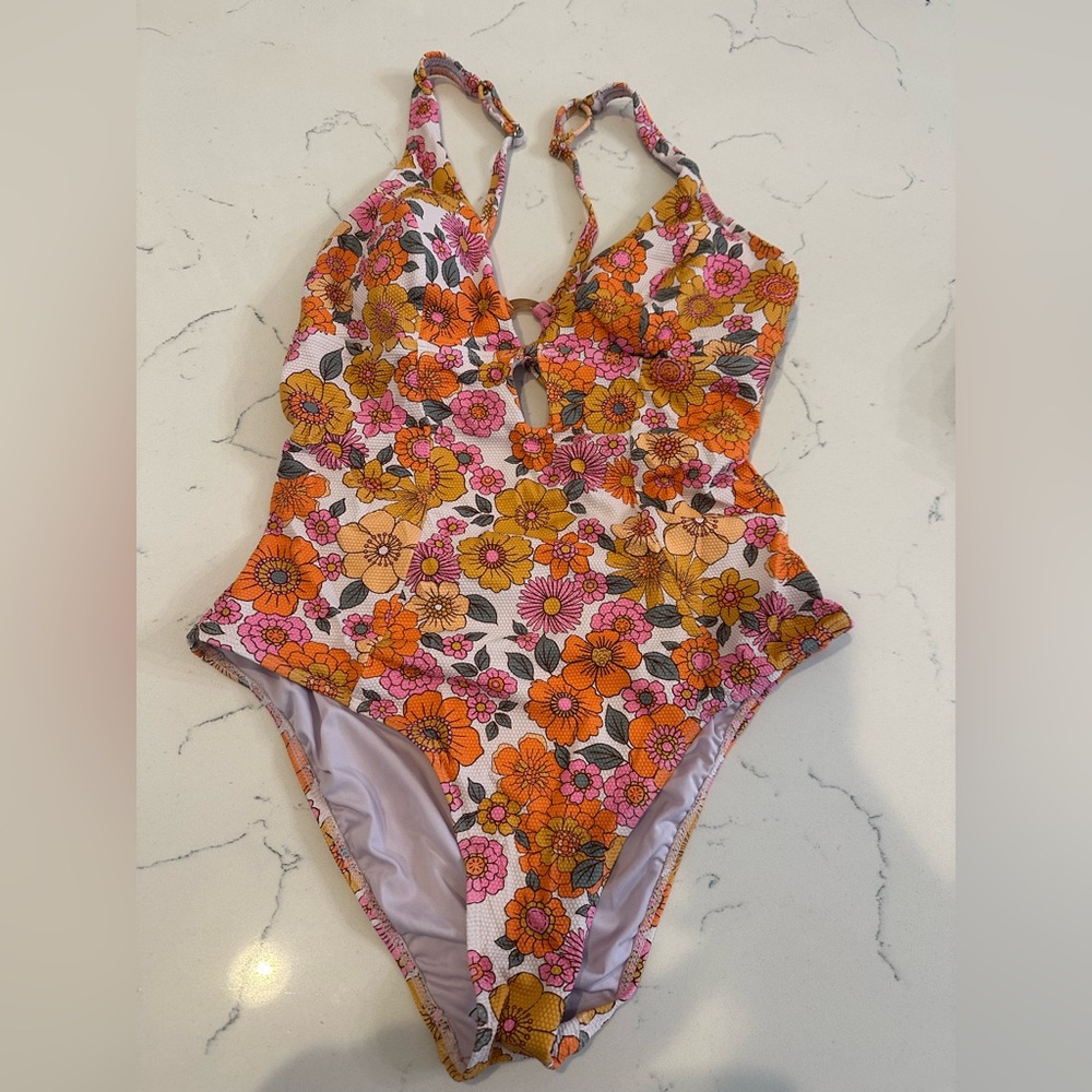 Keyhole ring back one piece swimsuit